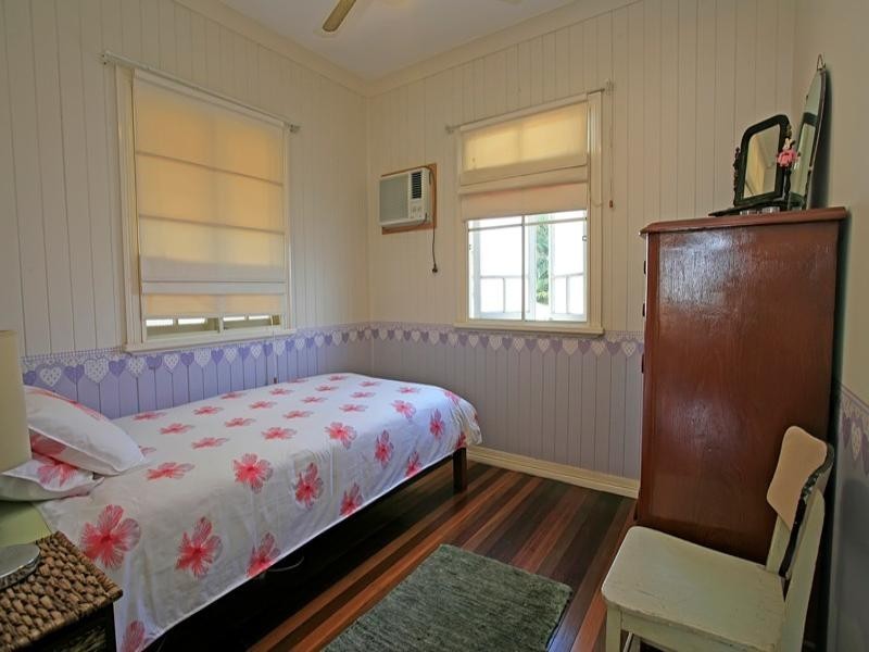 42 Carr Street, Hermit Park QLD 4812