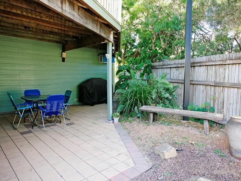 42 Carr Street, Hermit Park QLD 4812
