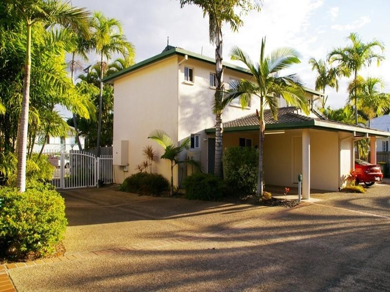 2/8 Gleeson Sreet, Hermit Park QLD 4812