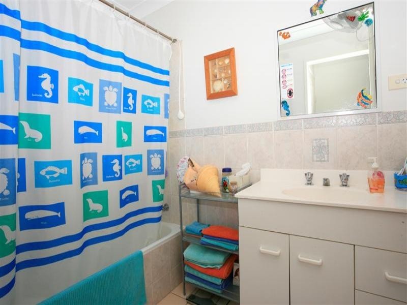 4 Dalkeith Crescent, Mount Louisa QLD 4814