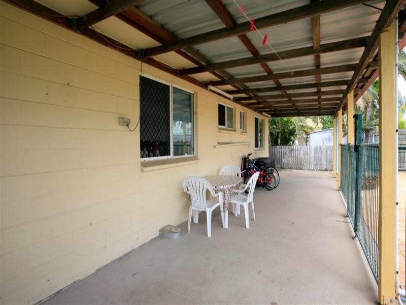 4 Dalkeith Crescent, Mount Louisa QLD 4814