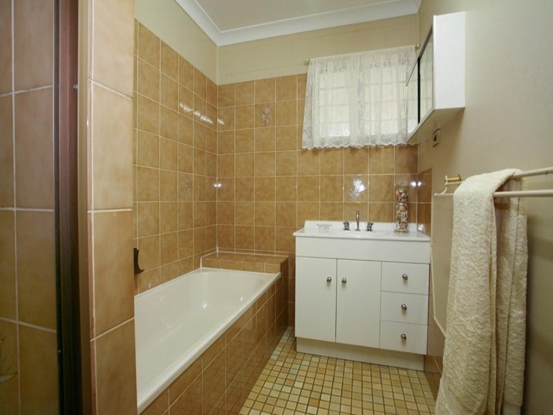 17 Miles Avenue, Kelso QLD 4815