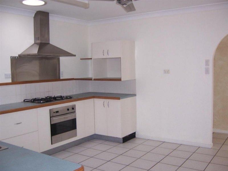 5 Sandalan Court, Bushland Beach QLD 4818