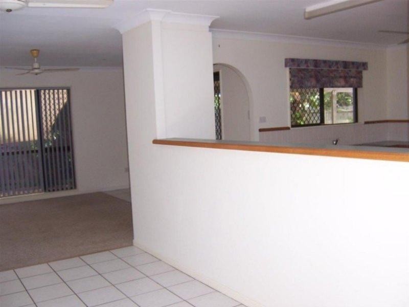 5 Sandalan Court, Bushland Beach QLD 4818