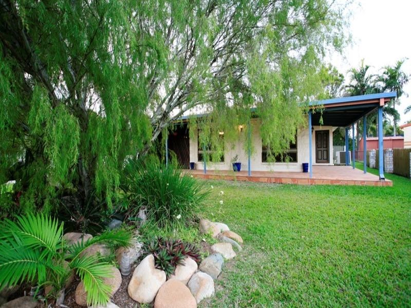 19 Serrano Crescent, Cranbrook QLD 4814