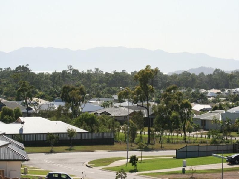 10 Britomart Street, Bushland Beach QLD 4818