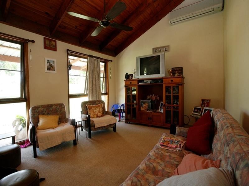 328 Valley Drive, Oak Valley QLD 4811