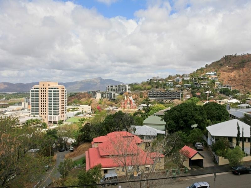 28/15 Hale Street, North Ward QLD 4810