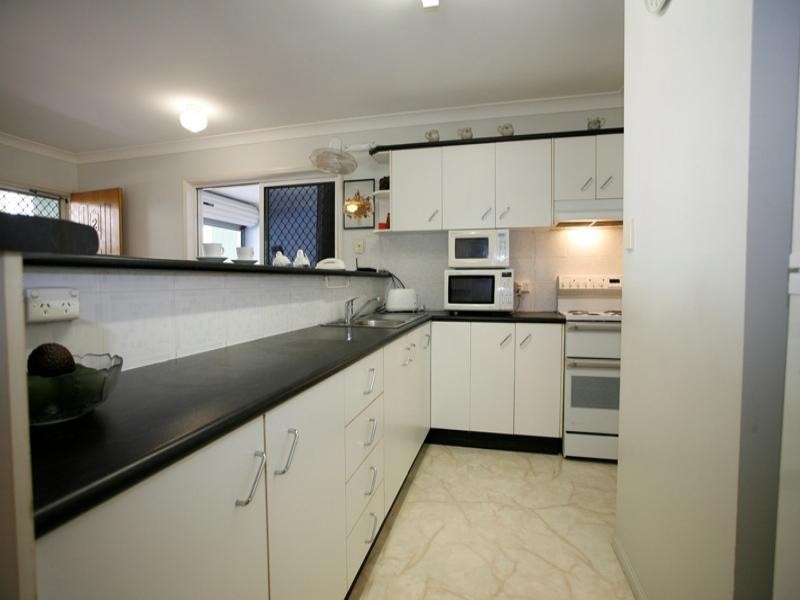 2/13 Bishop Street, Belgian Gardens QLD 4810