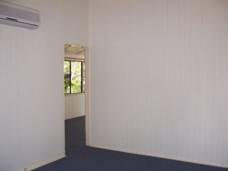 19 Whyte Street, Hermit Park QLD 4812