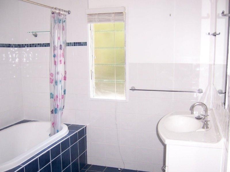 19 Whyte Street, Hermit Park QLD 4812