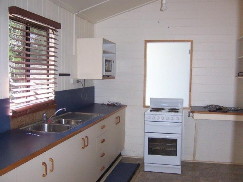 19 Whyte Street, Hermit Park QLD 4812