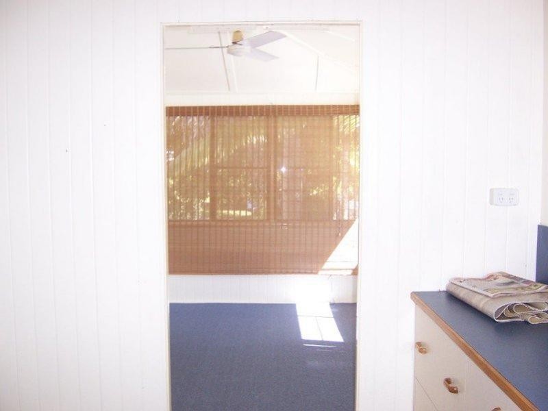 19 Whyte Street, Hermit Park QLD 4812