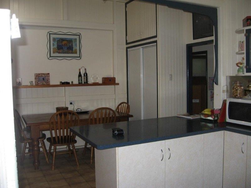 10 Sycamore Street, Pimlico QLD 4812