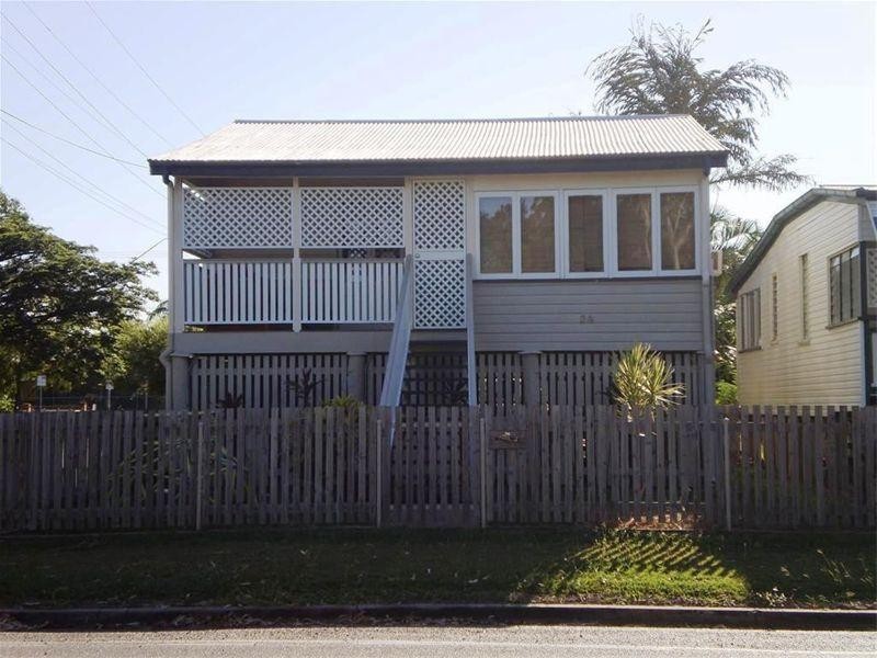 24 NINTH Avenue, Railway Estate QLD 4810