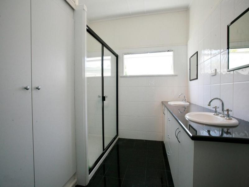 24 NINTH Avenue, Railway Estate QLD 4810