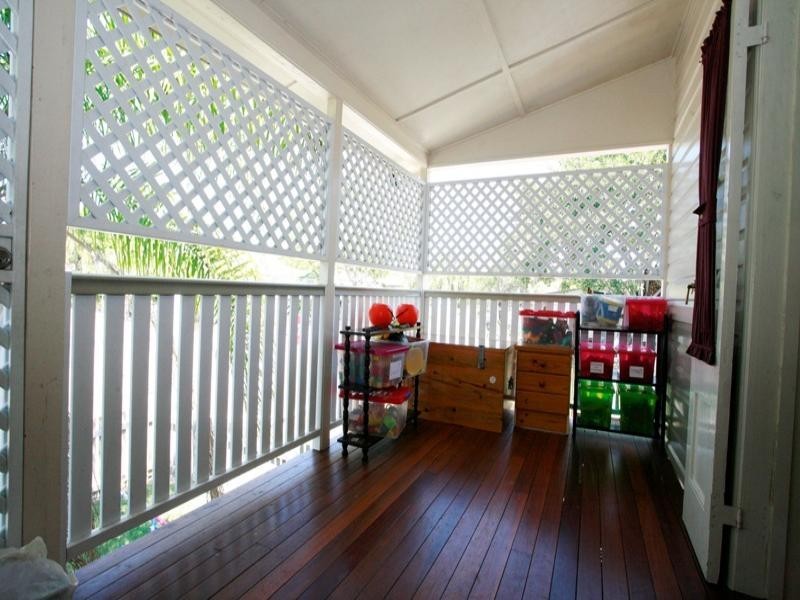 24 NINTH Avenue, Railway Estate QLD 4810