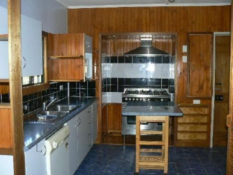 6 Norman Street, West End QLD 4810