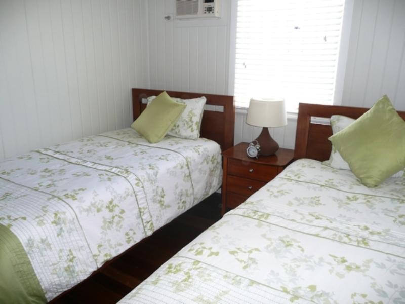 12A Carmody Street, Hermit Park QLD 4812