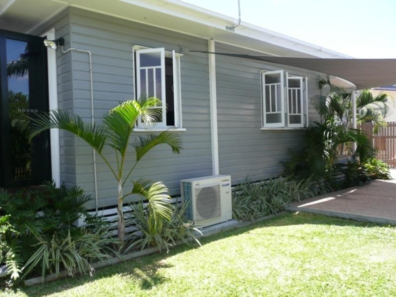 12A Carmody Street, Hermit Park QLD 4812