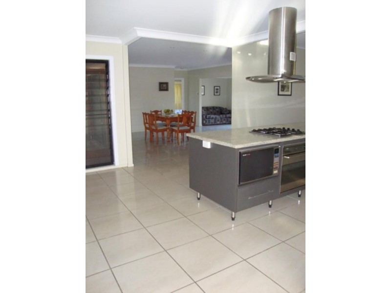 19 Alice Street, Cranbrook QLD 4814