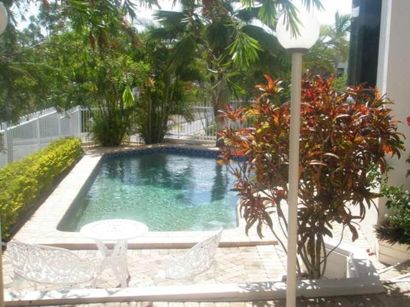 2/320 Stanley Street, North Ward QLD 4810