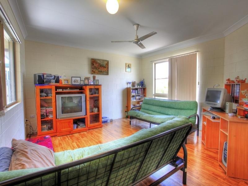 8 Gilmour Crescent, Kirwan QLD 4817