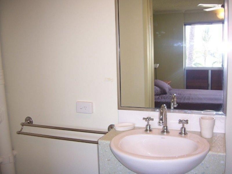 2/109 The Strand, North Ward QLD 4810