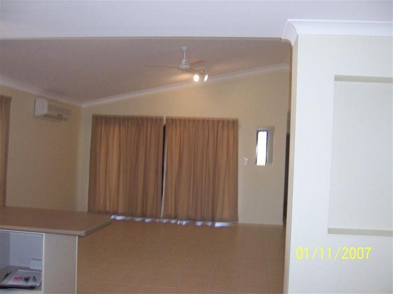 18 Daintree Drive, Bushland Beach QLD 4818