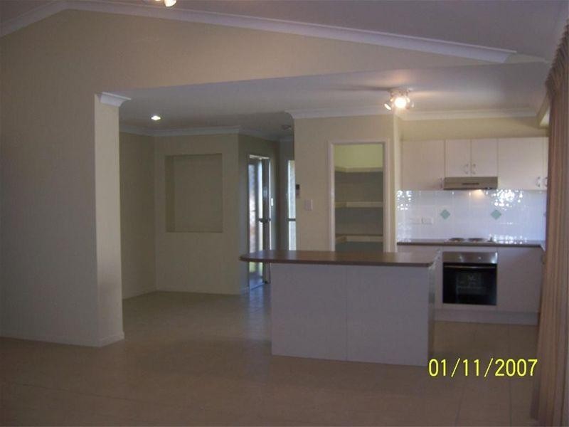 18 Daintree Drive, Bushland Beach QLD 4818