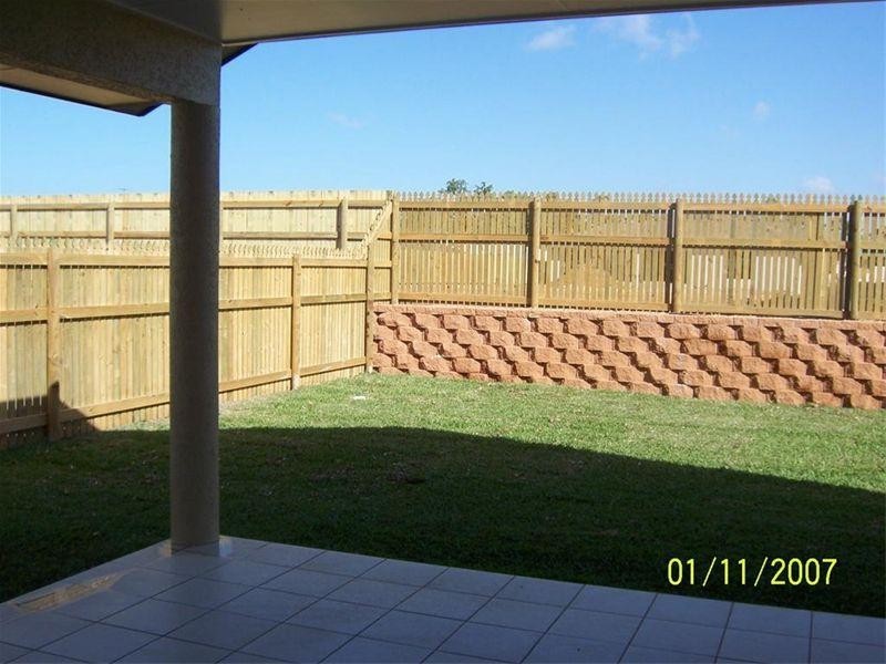 18 Daintree Drive, Bushland Beach QLD 4818