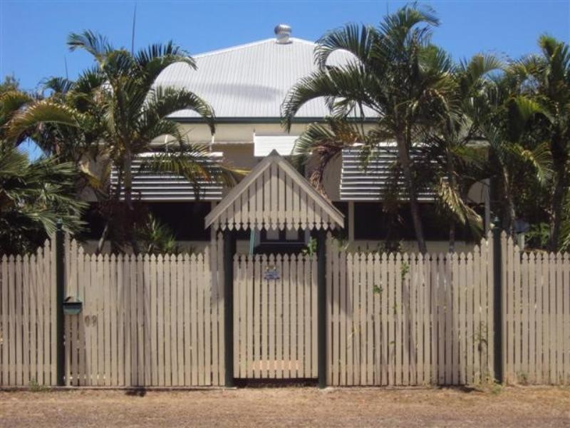 69 Armstrong Street, Hermit Park QLD 4812