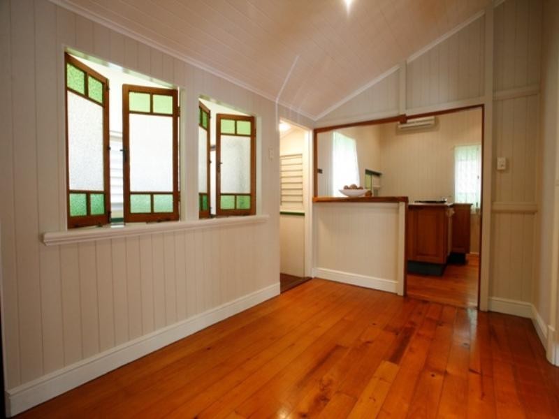 36 Hughes Street, Hermit Park QLD 4812