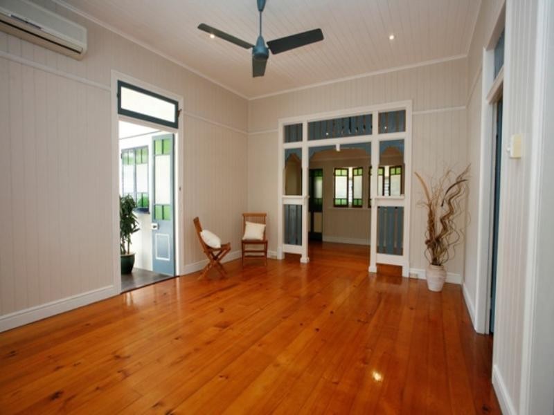 36 Hughes Street, Hermit Park QLD 4812