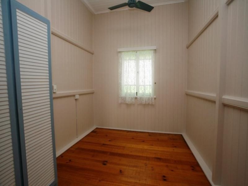 36 Hughes Street, Hermit Park QLD 4812