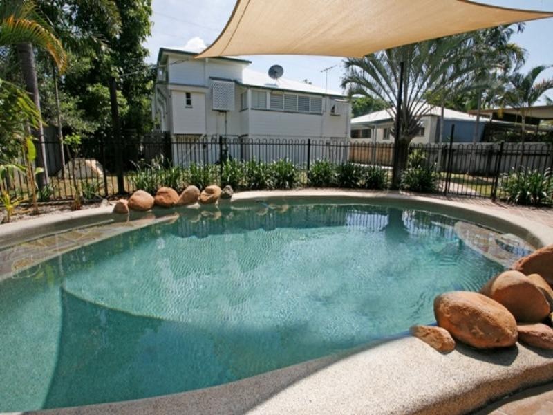 36 Hughes Street, Hermit Park QLD 4812