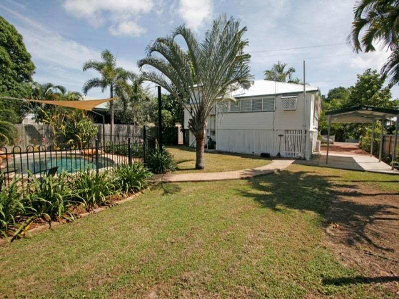 36 Hughes Street, Hermit Park QLD 4812