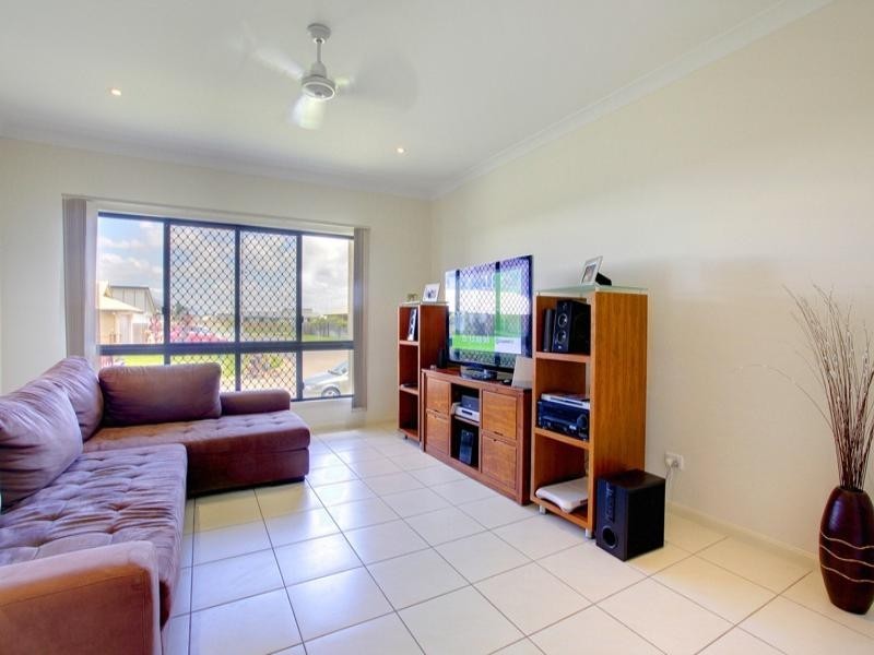 11 Lyrebird Lane, Bohle Plains QLD 4817