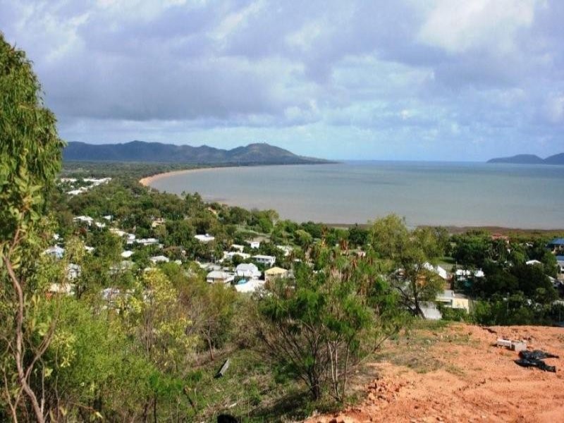 1 Seaview Court, Castle Hill QLD 4810