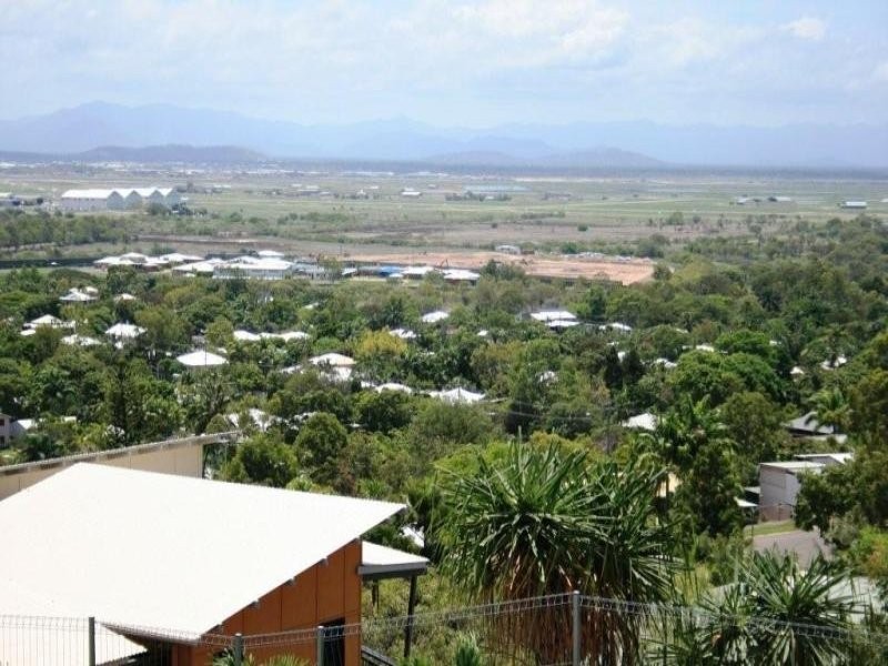 1 Seaview Court, Castle Hill QLD 4810