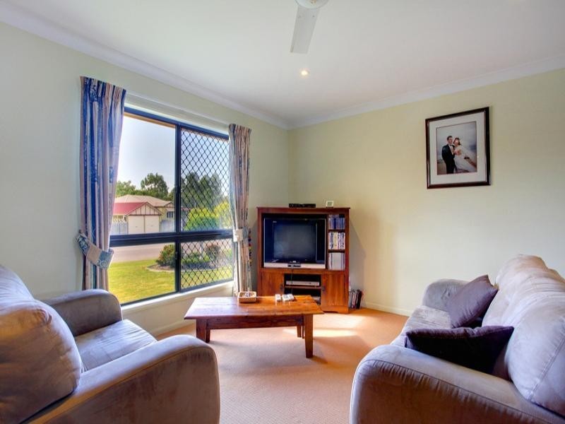 10 Crestbrook Drive, Mount Louisa QLD 4814