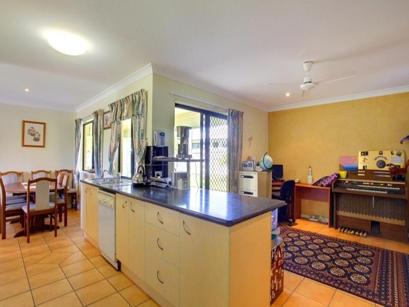 10 Crestbrook Drive, Mount Louisa QLD 4814