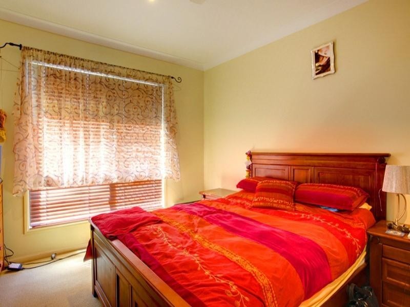 10 Crestbrook Drive, Mount Louisa QLD 4814