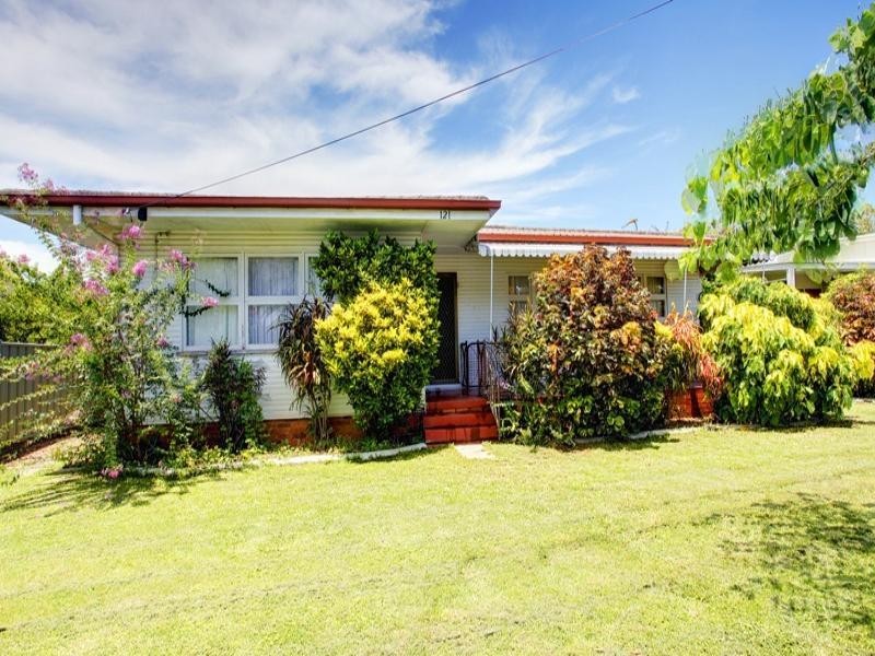 121 Ross River Road, Mundingburra QLD 4812