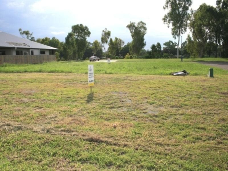 7 Riverwalk Way, Douglas QLD 4814