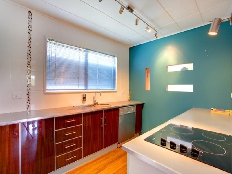 8 Windsor Street, Hermit Park QLD 4812