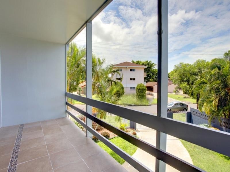 8 Windsor Street, Hermit Park QLD 4812