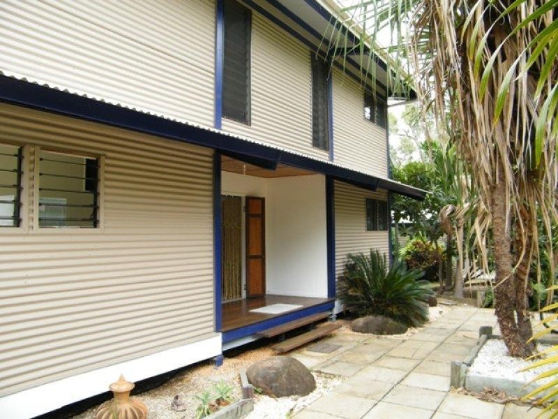 542 Cape Cleveland Road TOWNSVILLE,, Cape Cleveland QLD 4810