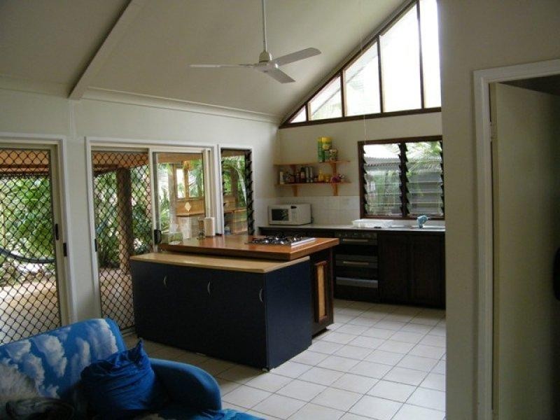 542 Cape Cleveland Road TOWNSVILLE,, Cape Cleveland QLD 4810