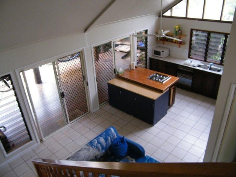 542 Cape Cleveland Road TOWNSVILLE,, Cape Cleveland QLD 4810